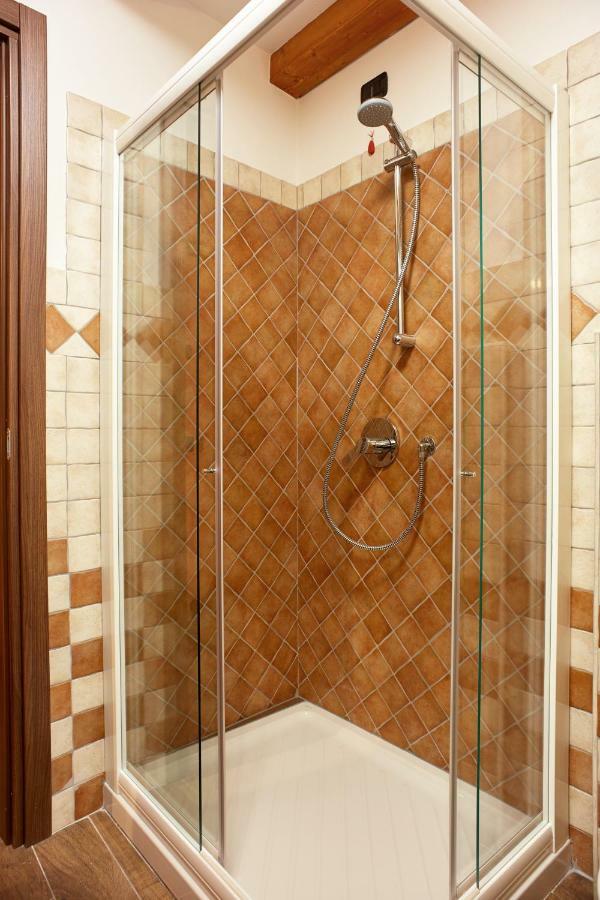 B&B Castel Montorio เวโรนา ภายนอก รูปภาพ